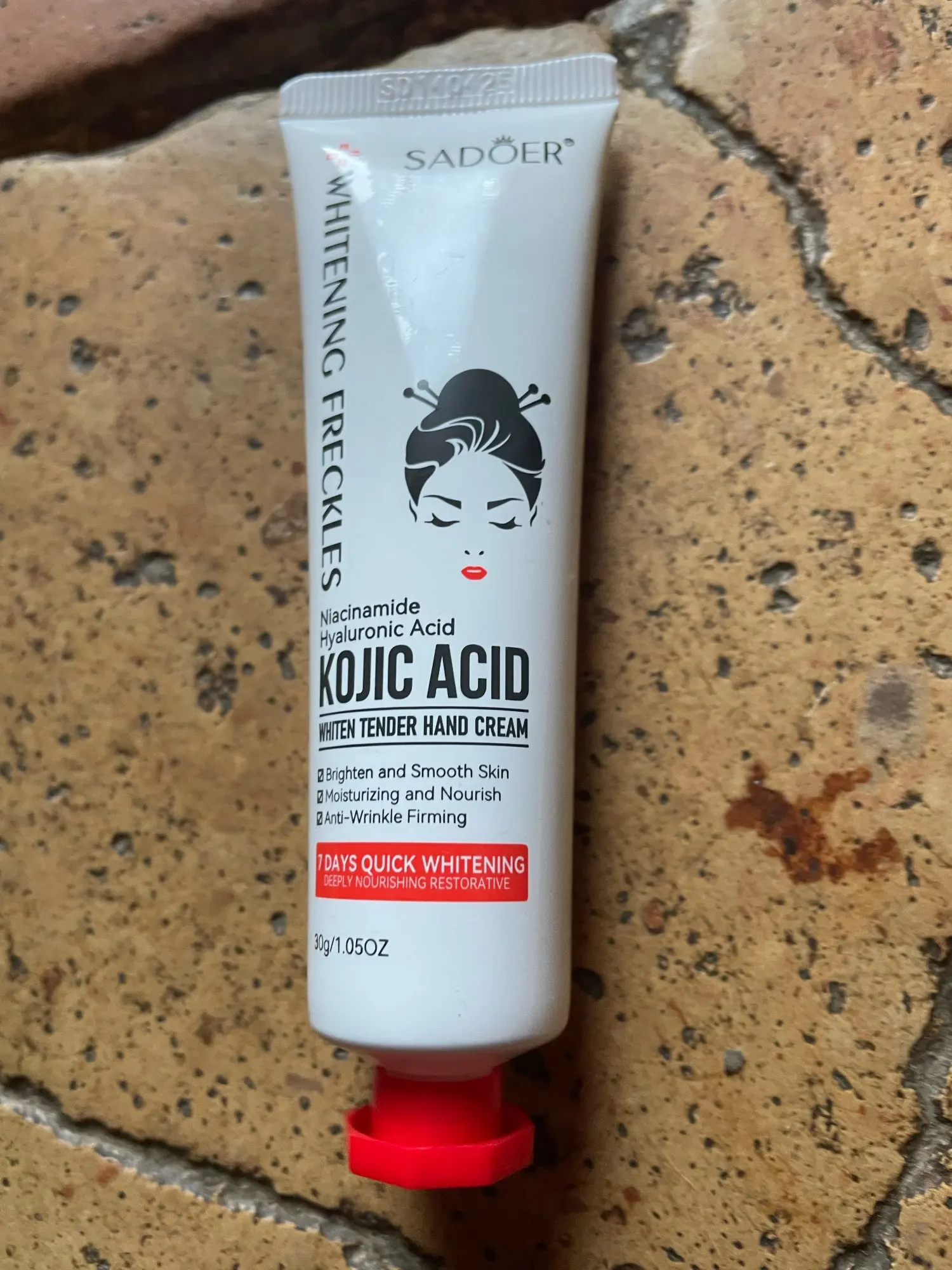 SADOER Kojic Acid Hand Cream Moisturizing Nourishing Brightening Hydrating Hand Creams Beauty Hands Skin Care Products photo review