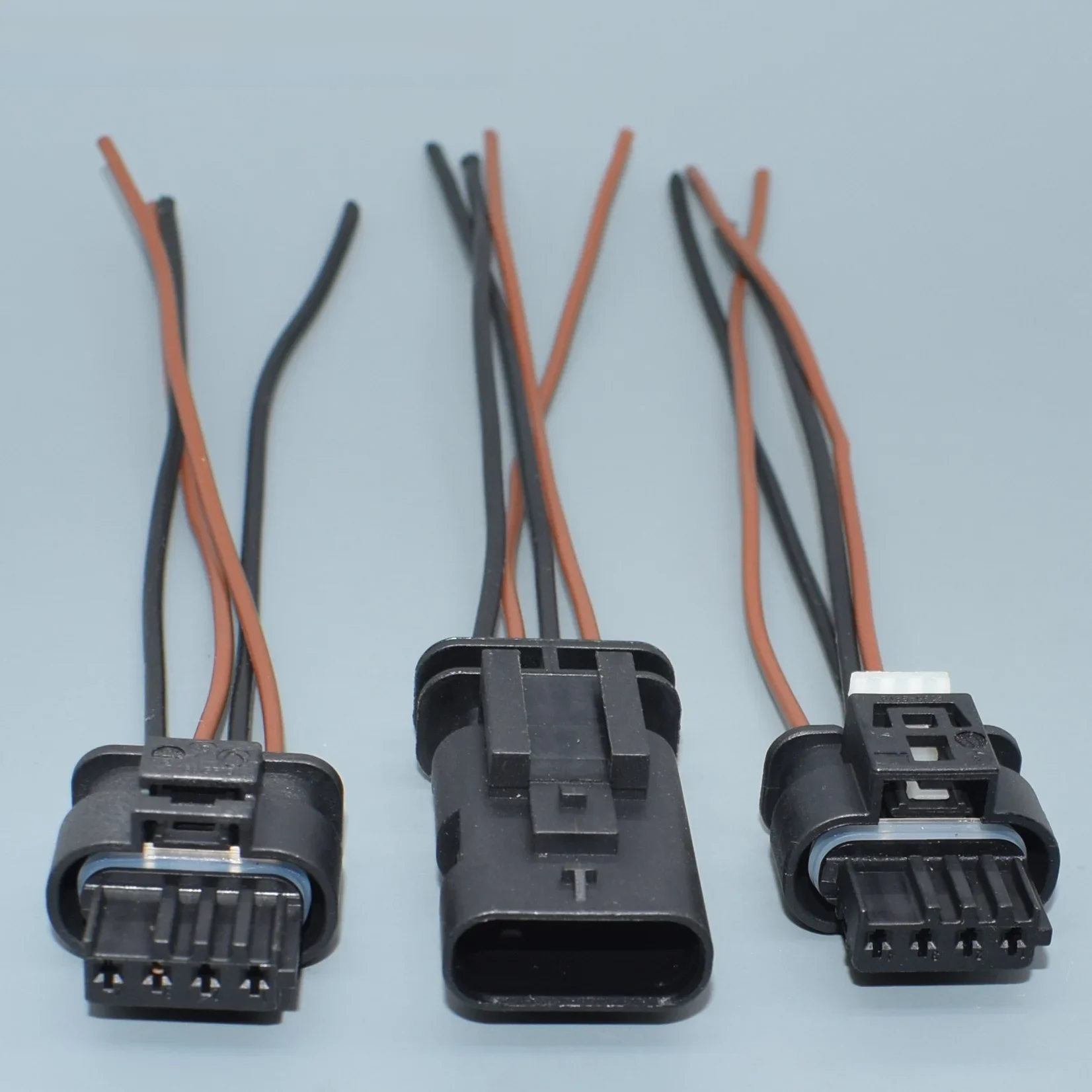 Shhworldsea connecteur automobile mâle femelle 4 broches 1.2mm pour BMW 7549032 -02 872-617-541