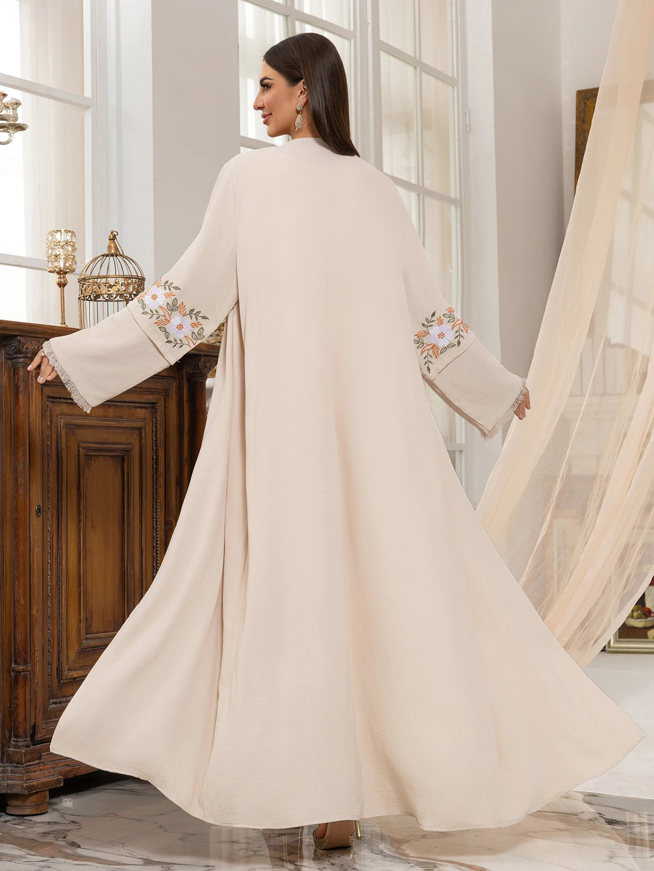 2025 New Beige Islamic Kaftan Dress Intricate Sleeve Embroidery Waist cinching Belt for Weddings Special Gatherings Saudi Arabia
