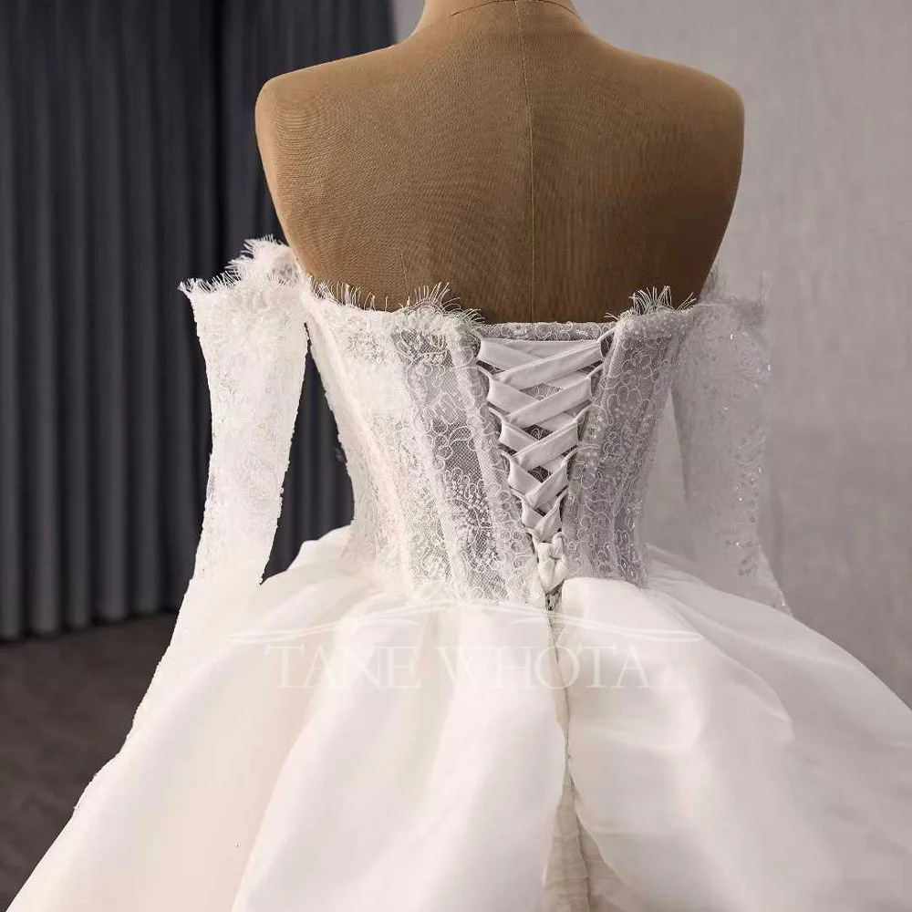 Elegant Sweetheart Long Sleeve Wedding Dress Embroidery Sequined Lace Up Back Sheath Customizable Sexy Brautkleid 2025