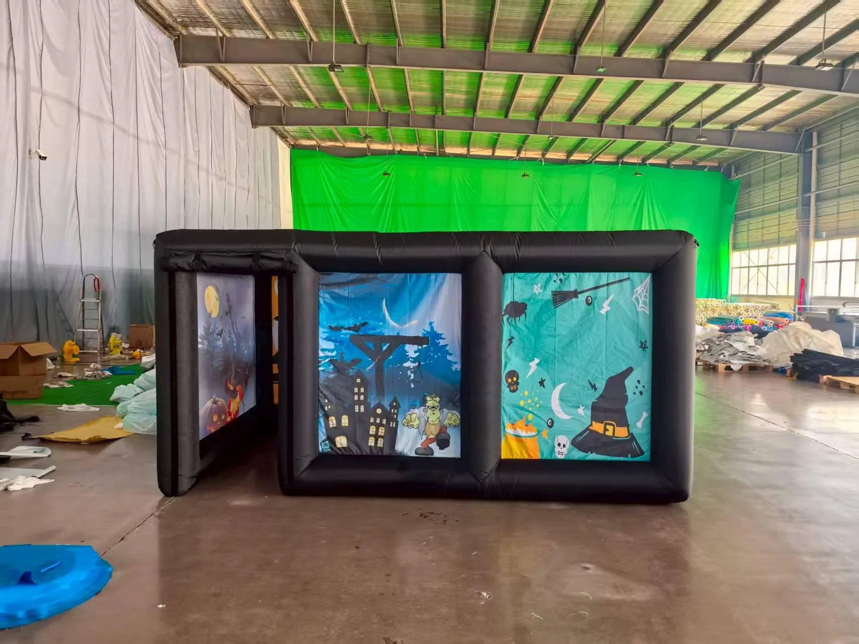 Inflatable Maze Halloween Haunted House, Outdoor Inflatable Labyrinth Maze Game, Spooky Theme with Pumpkins/Bats/Ghosts, Blower