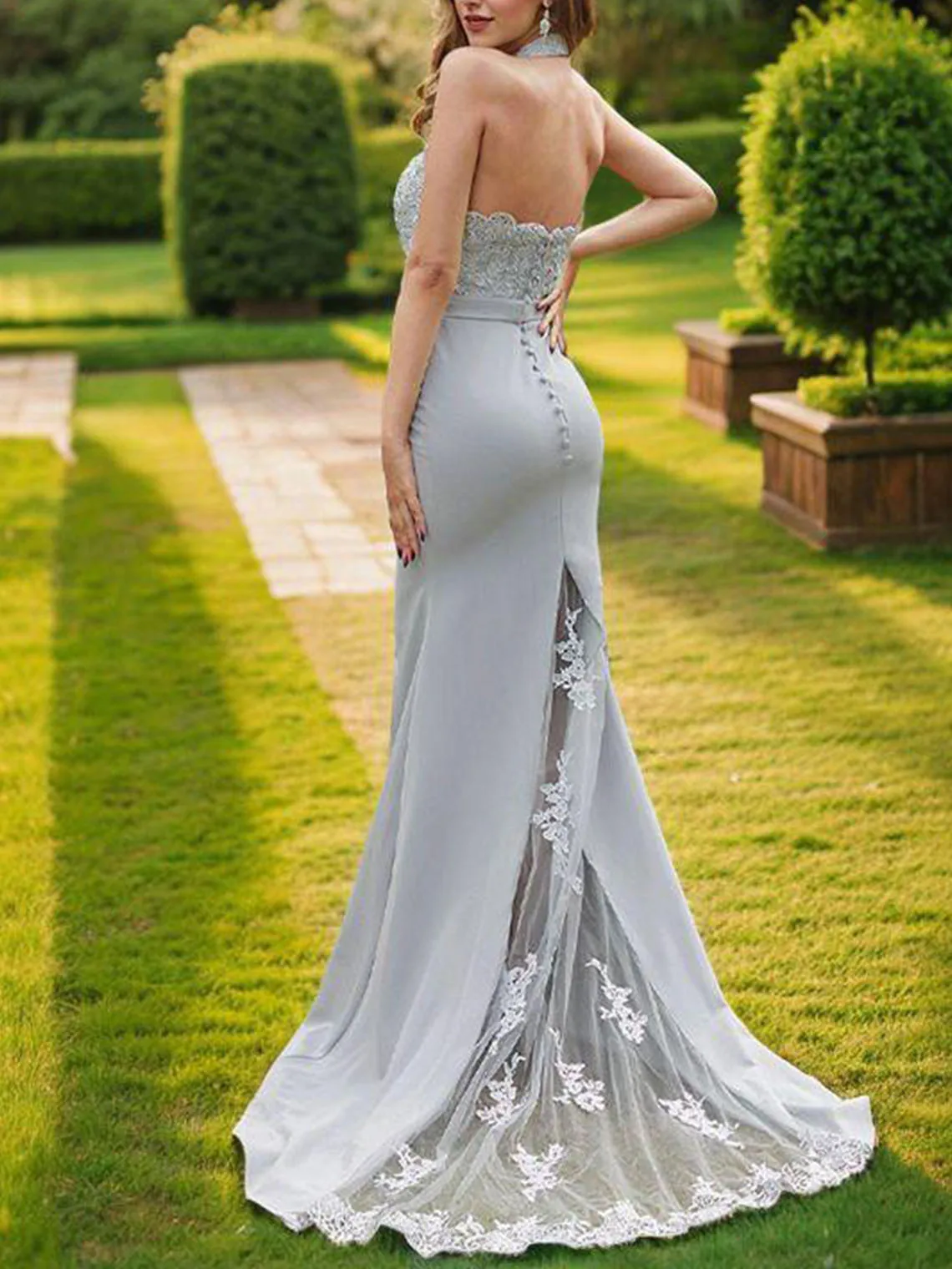 ชุดแต่งงานทรงกระบอกผ้าสเตรชหรูหรา สายคล้องคอ ไม่มีแขน ชายกระโปรงยาวลากพื้น ปักลาย ชุดเพื่อนเจ้าสาว 2025 ฟรีค่าปรับแต่ง