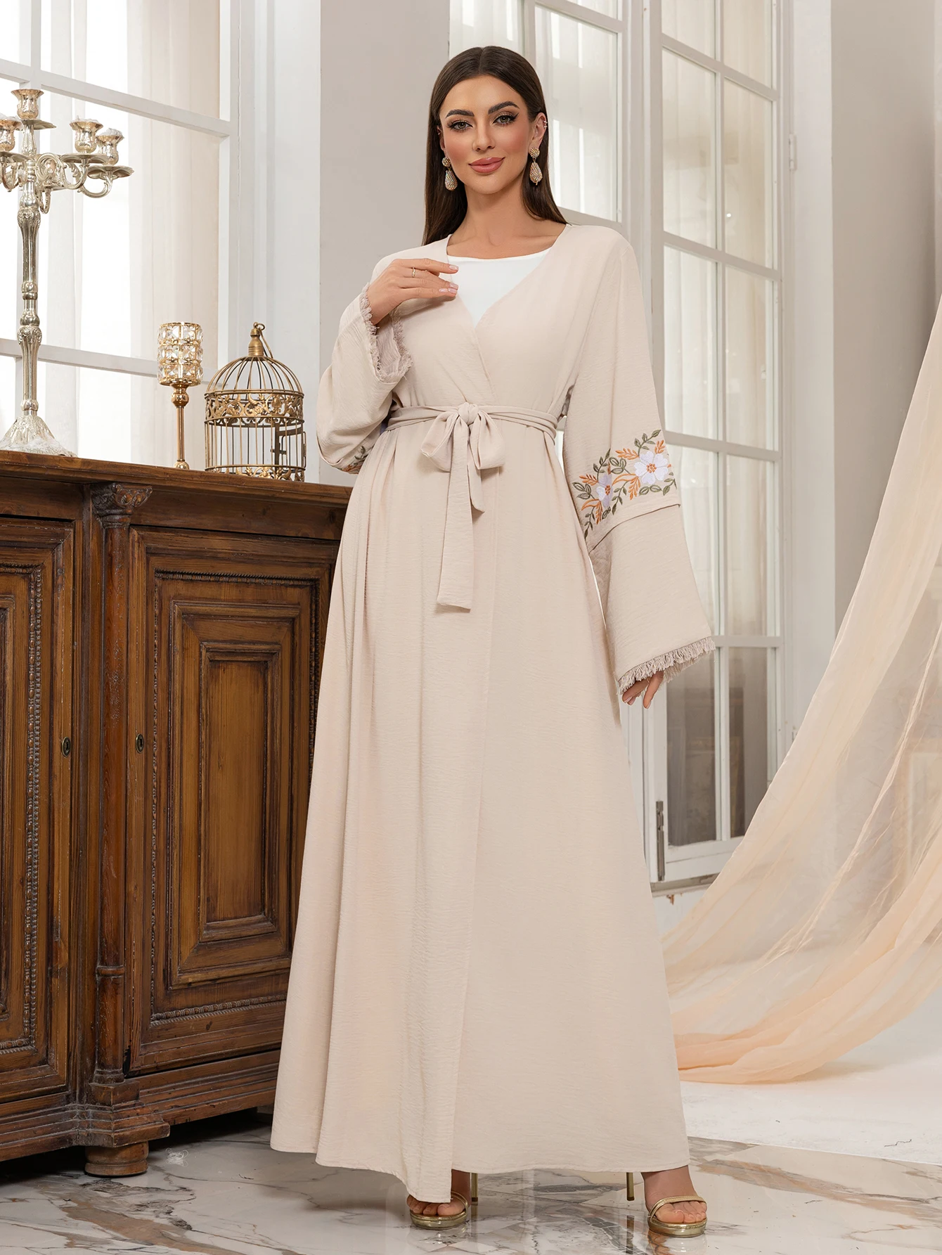 2025 New Beige Islamic Kaftan Dress Intricate Sleeve Embroidery Waist cinching Belt for Weddings Special Gatherings Saudi Arabia