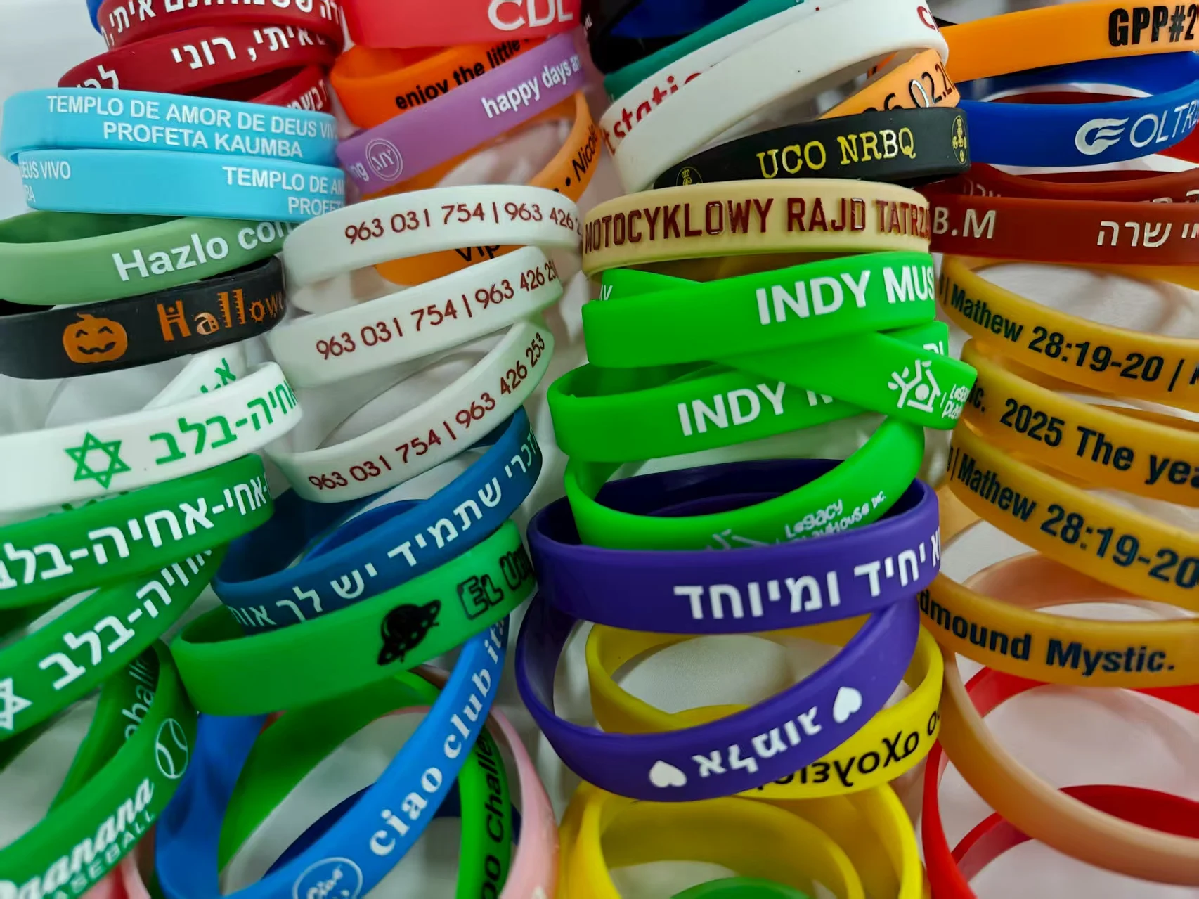 50PCS Silicone Bracelets All Kinds of Wristband Samples Rubber Band Clearance Sale Different Color Will Be Shipped Out Randomly