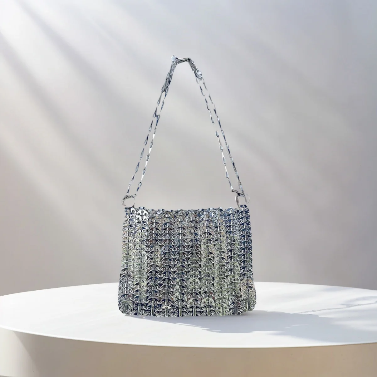

Women Glitter Metal Sequins Shoulder Bag Trendy Hollow Out Metallic Clutch Evening Party Crossbody Purse for Prom Cocktail