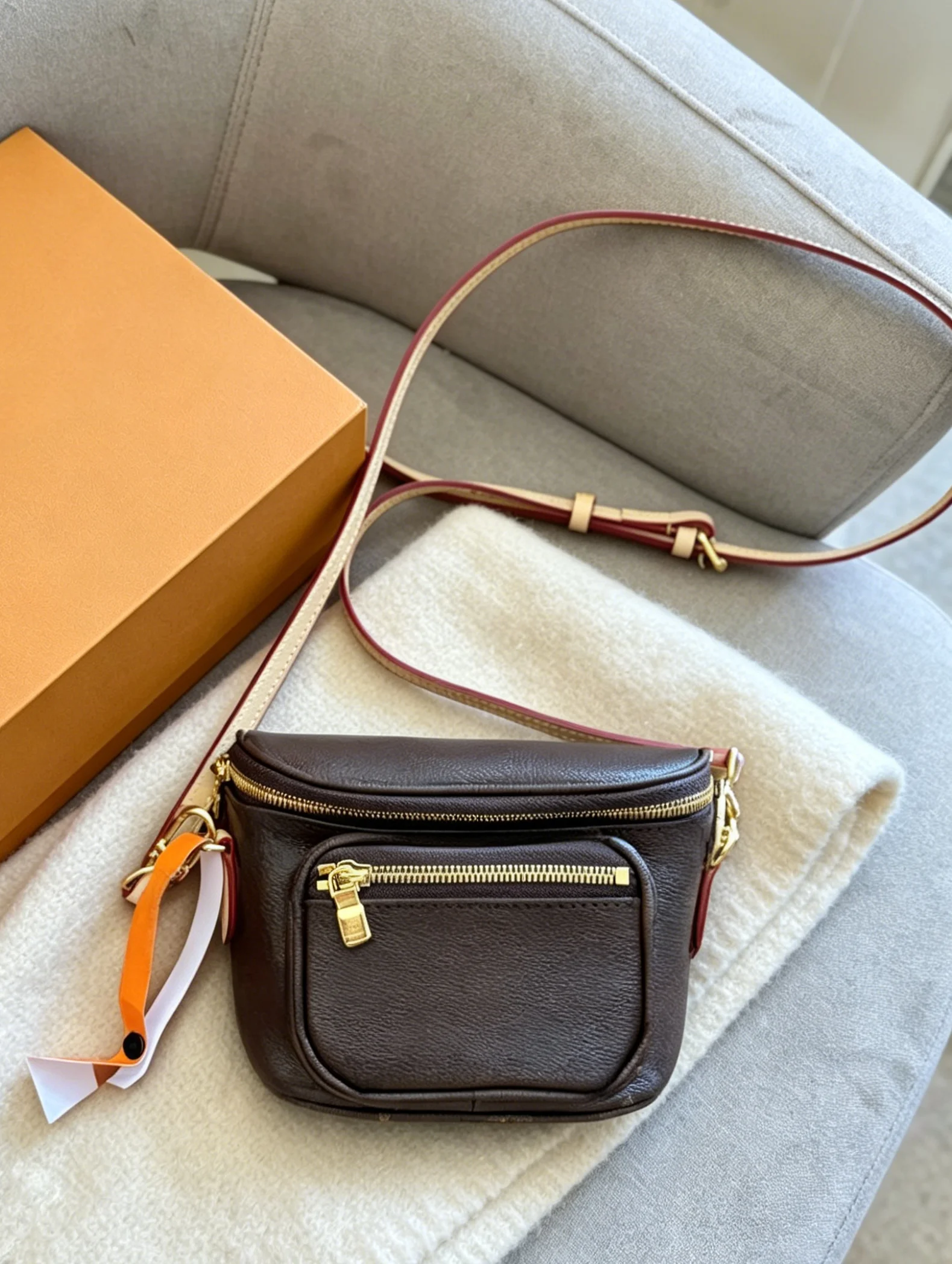 Women Elegant Crossbody Bag Stylish Shoulder Handbag Daily Use Size: 18*12cm