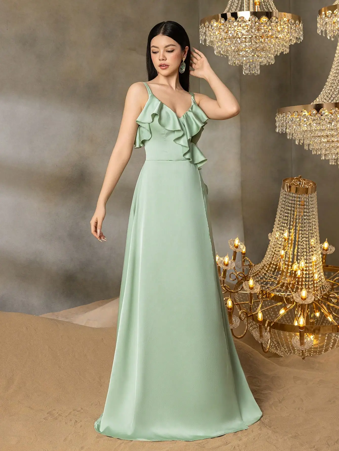 섬세한 얇은 끈, 러플 장식의 보디스, 플레어드 A라인 스커트가 있는 우아한 십대용 정장 드레스 - 갈라, 정식 만찬용