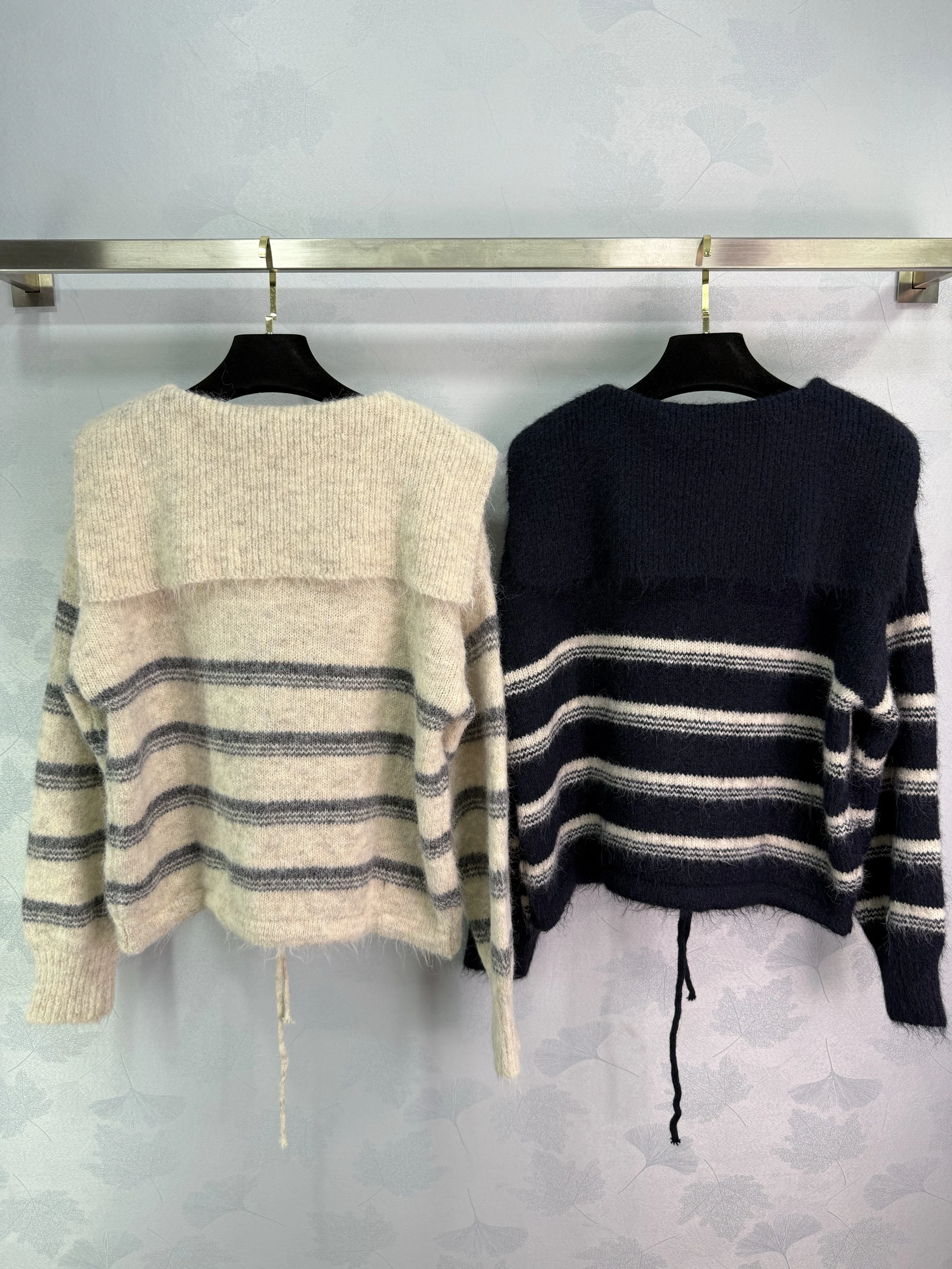 

2025 ранняя осень, новый полосатый вязаный свитер с воротником-поло, вышитая шерсть, смешанная ткань, половина молнии, дизайн 506