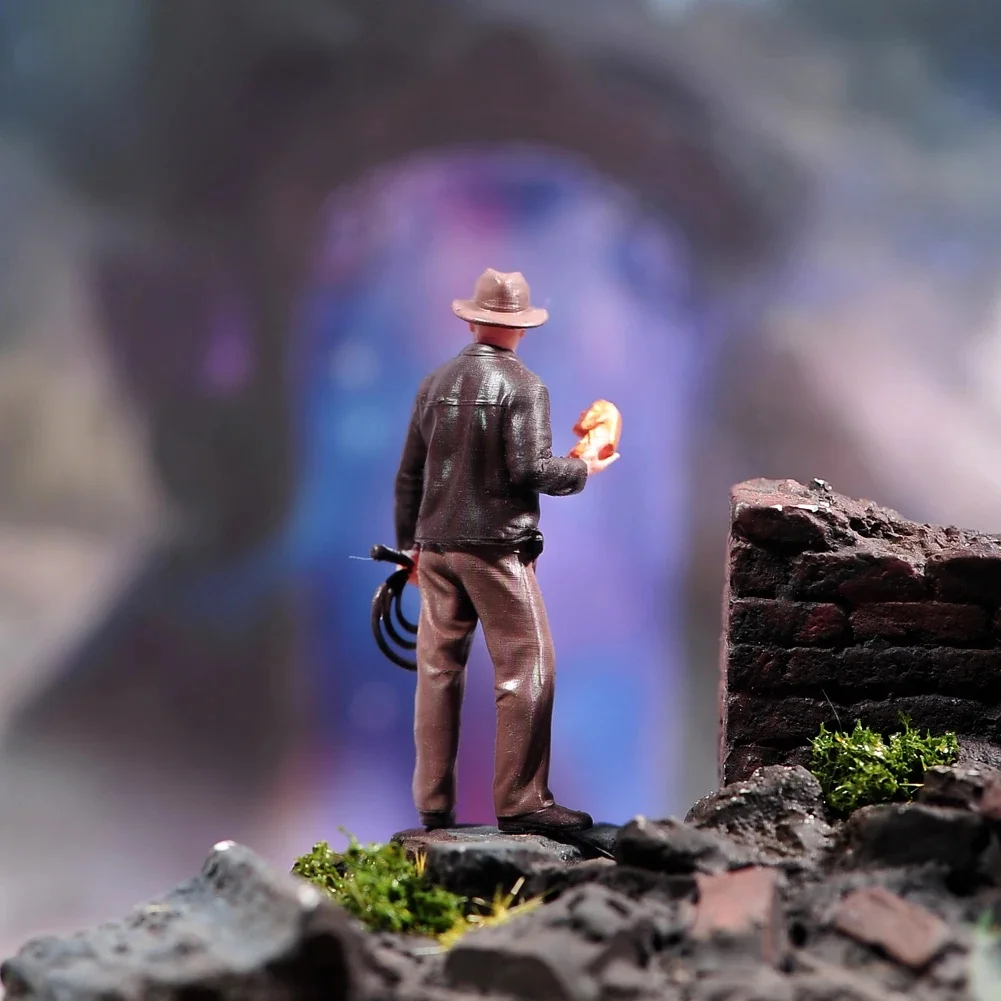 Figurine l'inventaire peinte d'un cowboy occidental tenant une sagesse, jouets modèles non peints, décoration de vue, 1/24, 1/43, 1/64, 1/87