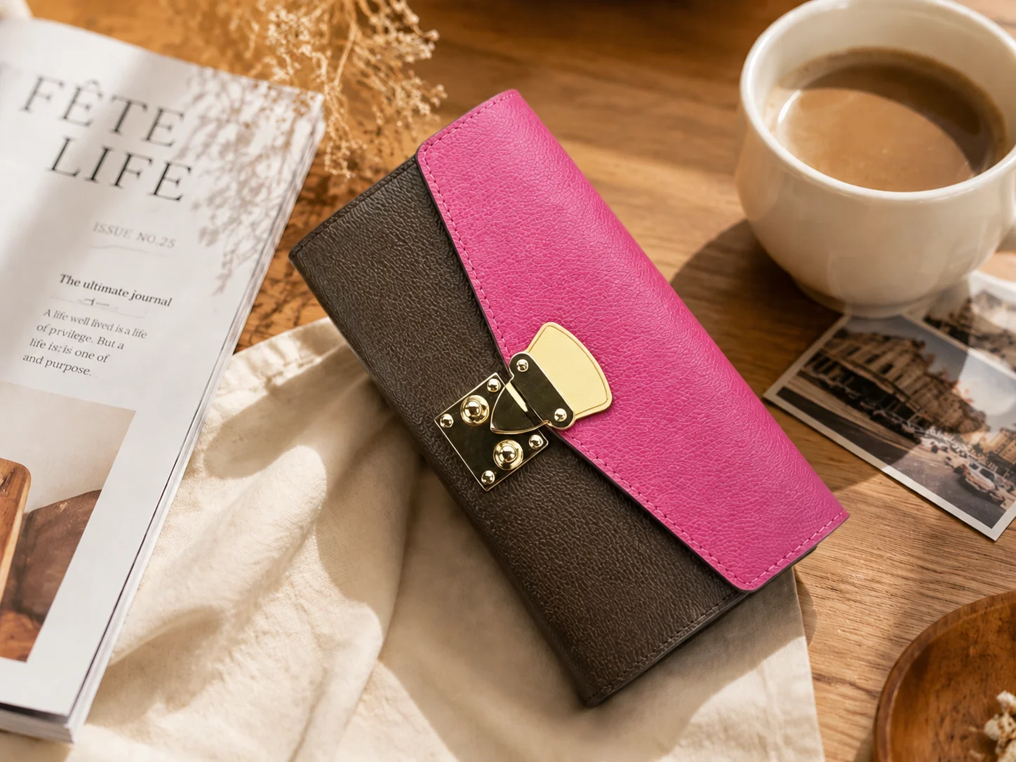 

Size 19×10cm PVC Material No Box 2026 New Retro Exquisite High Texture Unisex Wallet