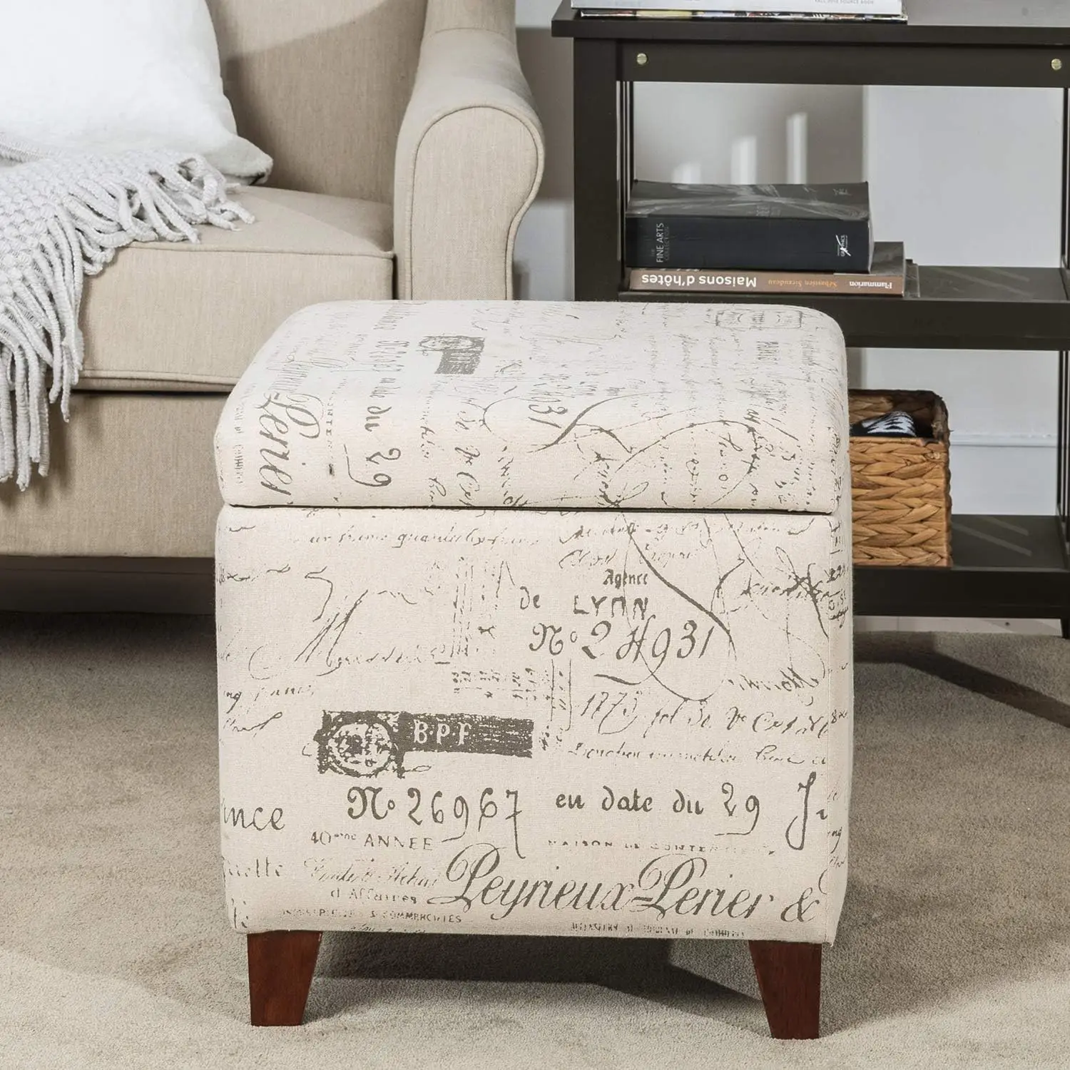 Armazenamento Footstool com tampa articulável, tecido Script Padrão, cubo otomanos, pernas de madeira maciça, creme branco, 18 "Altura