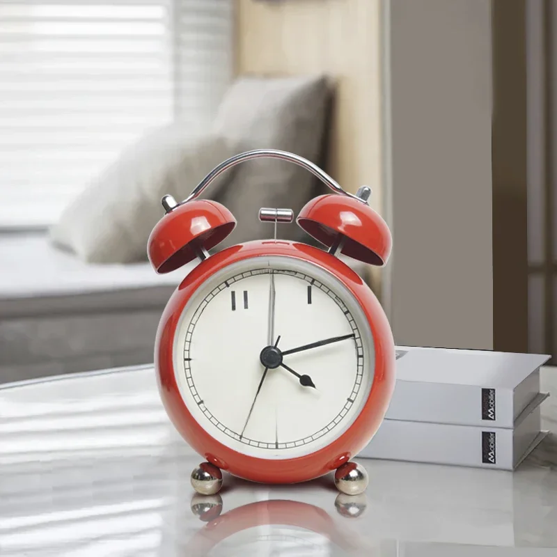 1Pc Retro Creatieve Metalen Bel Wekker, Desktop Eenvoudige Klok Stille Lichtgevende Kwarts Tafel Klok - afbeelding 2