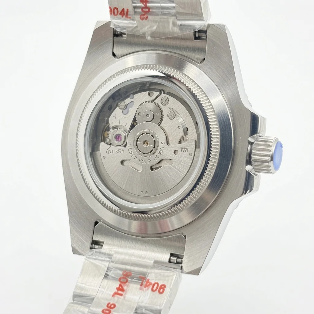 PARNSRPE's new automatic mechanical watch NH35 Submariner's curious dial sapphire mirror is of high quality. view 4