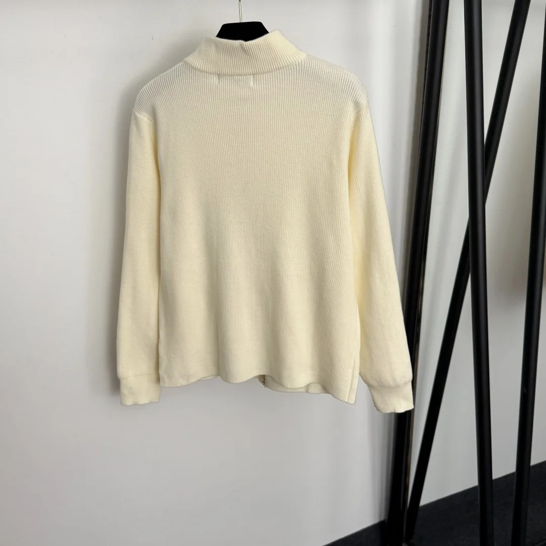 

Осенние и зимние вещи 2025 года! Женский однотонный вязаный кардиган с отделкой из искусственной кожи — длинный рукав, воротник-стойка и молния