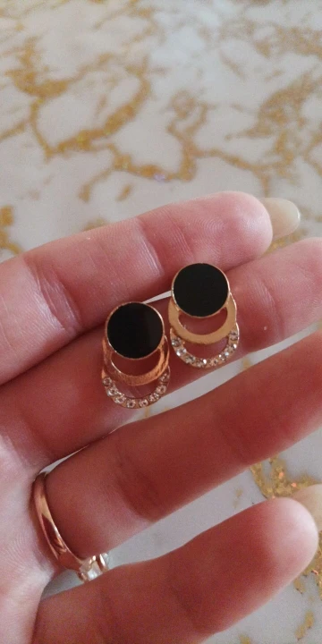New Fashion Round Earrings for Women Geometric Acrylic Crystal Stud Earrings Wedding Party Elegant Circle Charms Jewelry photo review