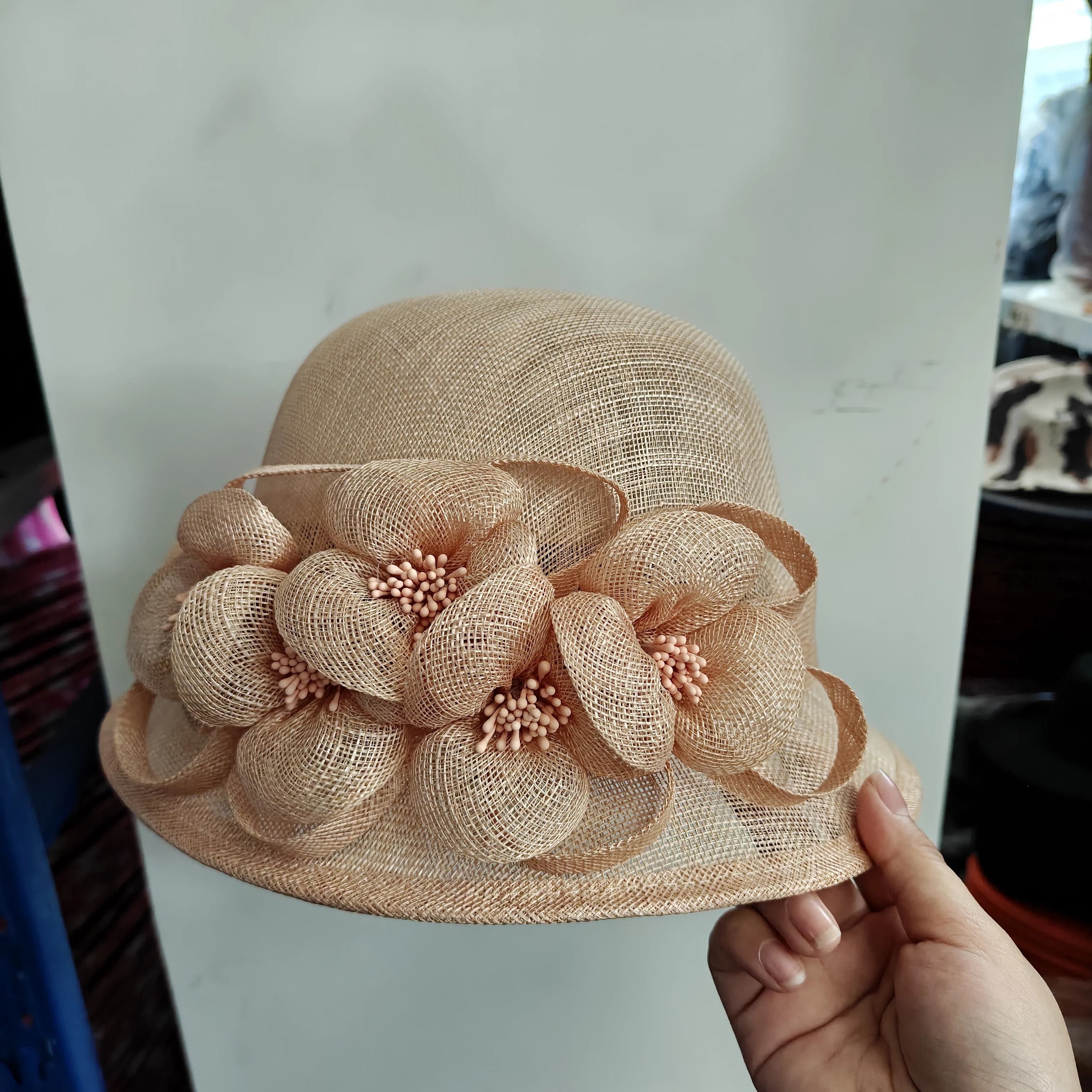 Elegante Leinen-Mesh-Cloche-Kirchenhüte für Damen, Vintage-Blumen-Fascinator-Bucket-Hat, Kentucky Derby Hochzeits- und Teeparty-Sonnenhüte