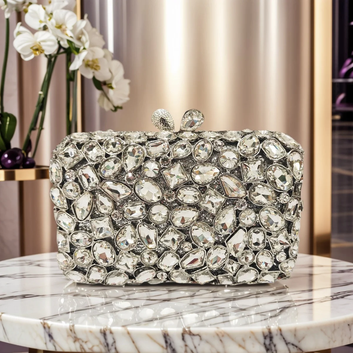 

Dazzling Crystal Evening Purse for Women Luxury Glass Rhinestone Clutch Bag Metal Chain Shoulder Bag for Party Banquet