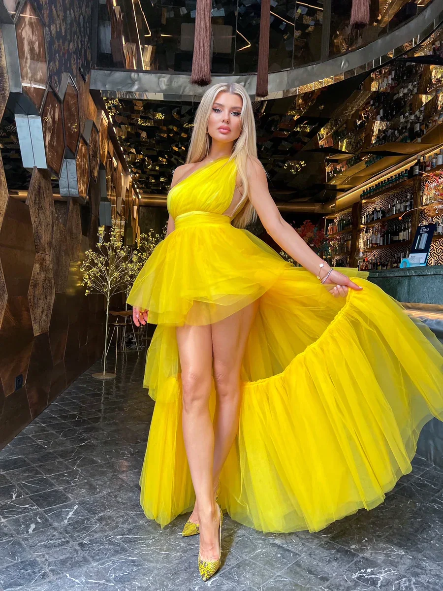 

High quality summer yellow strapless shoulder mesh puffy dress stage performance costume birthday party dress vintage