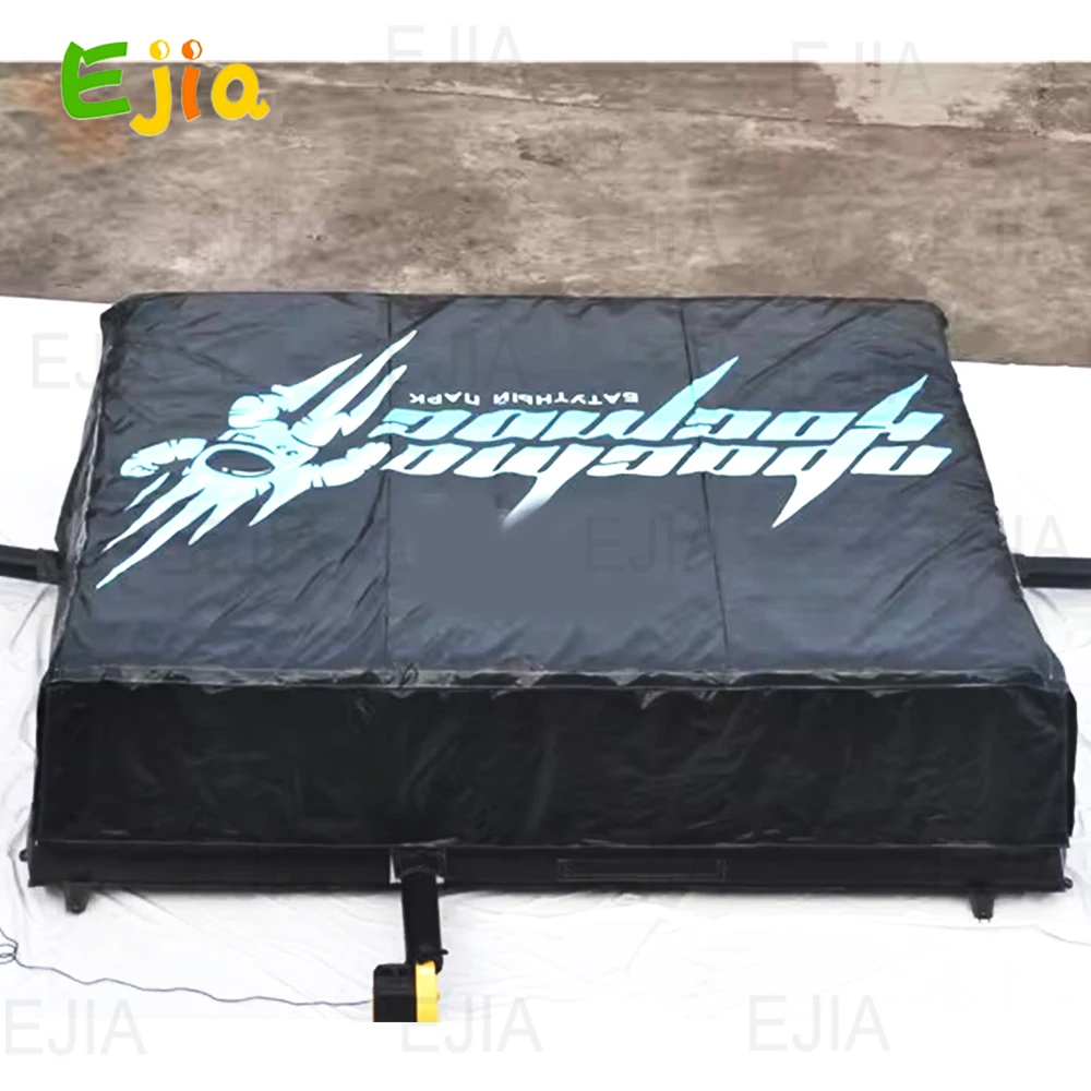 Aangepast logo opblaasbare Sky Jump Airbag Snowboard Landing Bmx Stunt Jump Training Airbag voor Trampoline Park