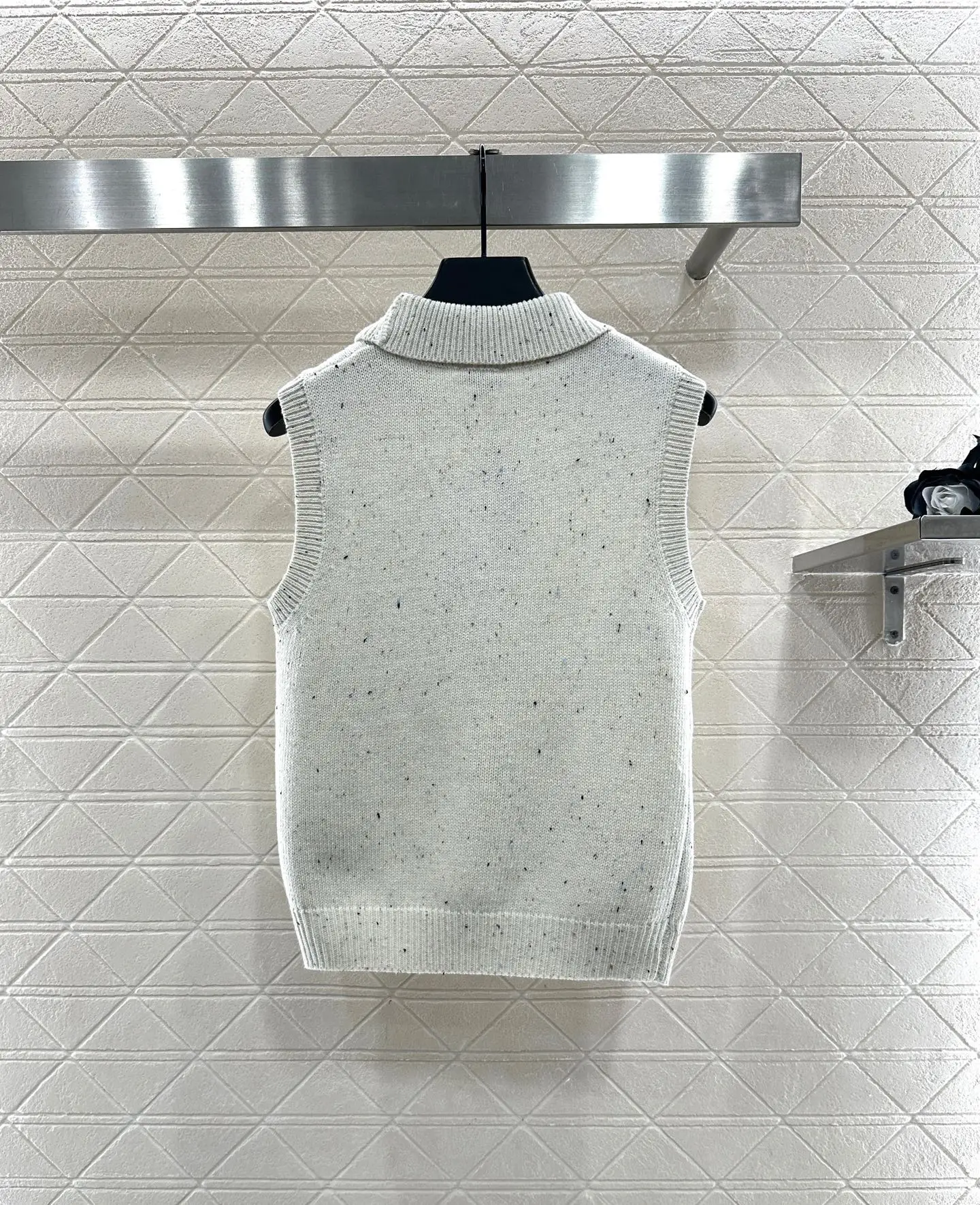 

Women's 2025 new color dot bow knitted delicate soft vest elastic exquisite lapel vest