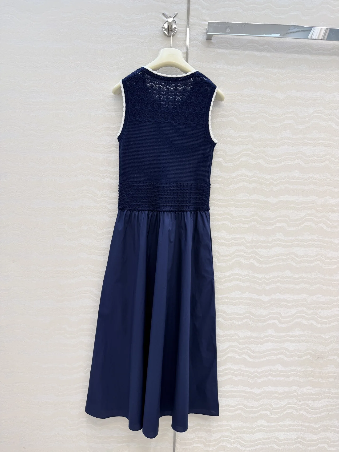 

2026 Early Spring Designer Dress Ruffled sleeves with Belt velvet Mid-Length A-line Button Slimming Half-Sleeved