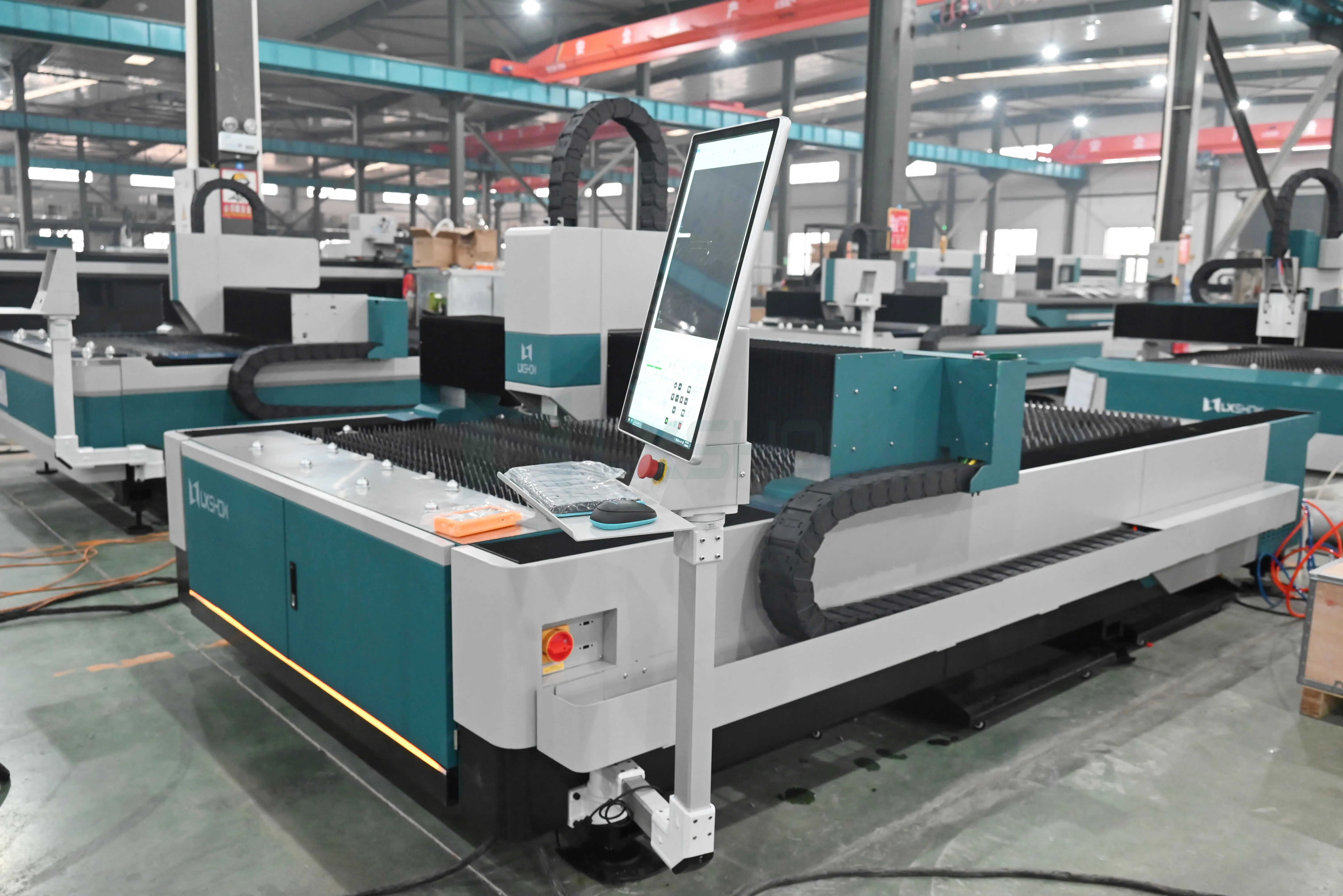 Laser Cutting Machine 3015 Agency design. One 40HQ can hold 8 units. Easy to transport. Cuts metal. Stainless steel. Carbon stee