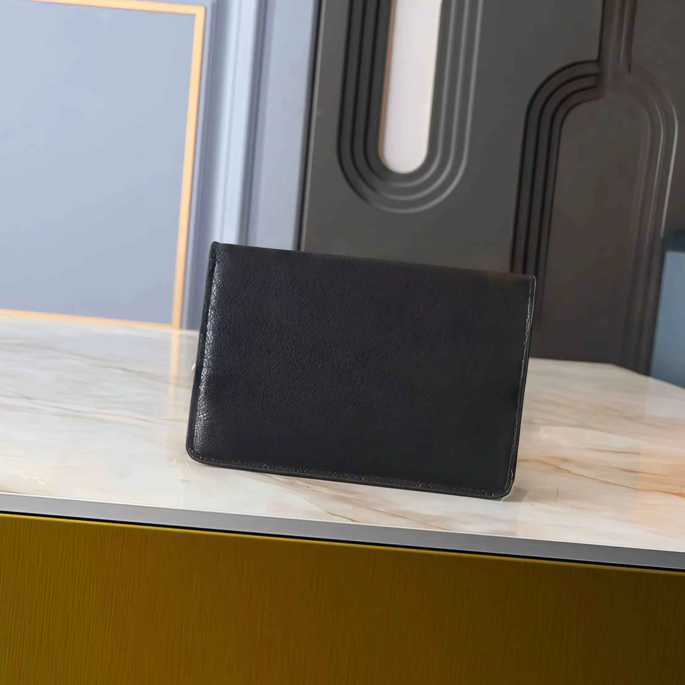 

2026 New Women's Metal Chain Backpack, Clutch, Handbag, Crossbody Bag, Available in Four Colors, Black 19.5 x 13.5 x 6.5 cm