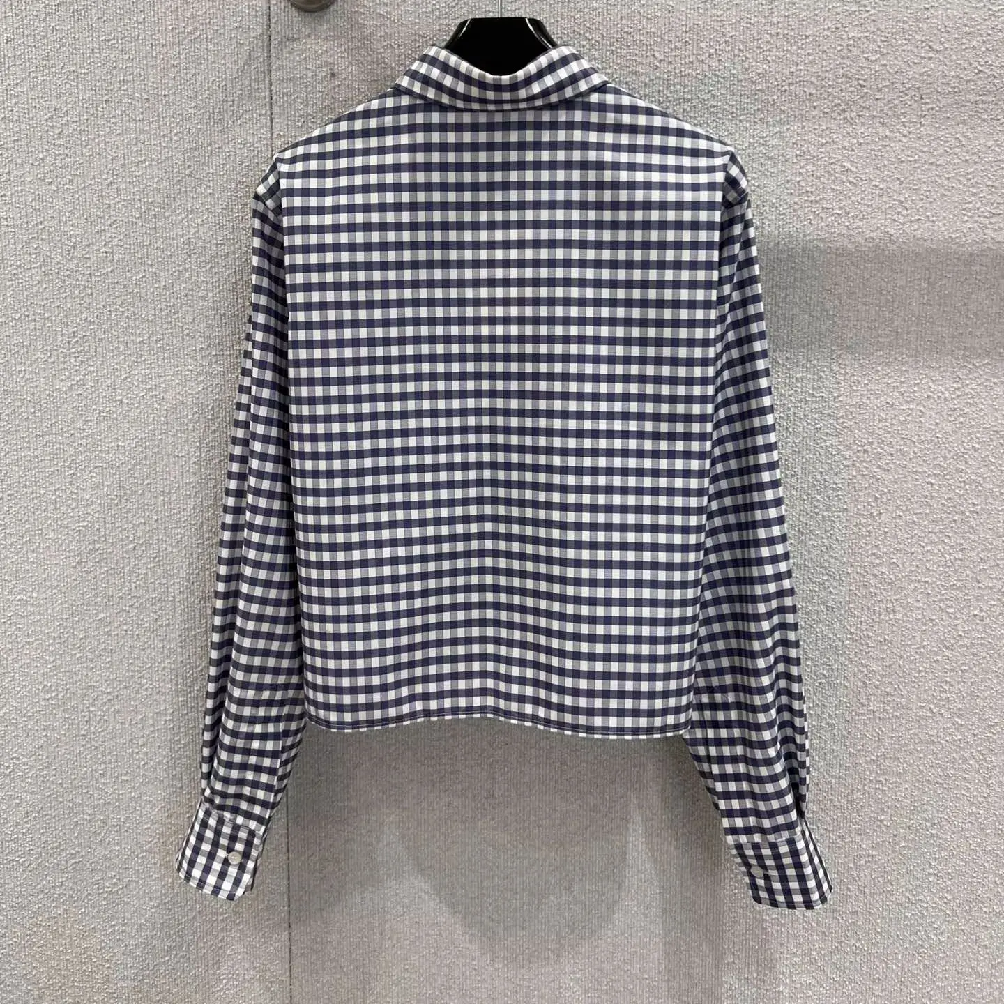 

2025 Высококачественная ручная работа, ранняя осень, новая сине-белая клетчатая рубашка в студенческом стиле, короткий крой, многослойный одиночный продукт