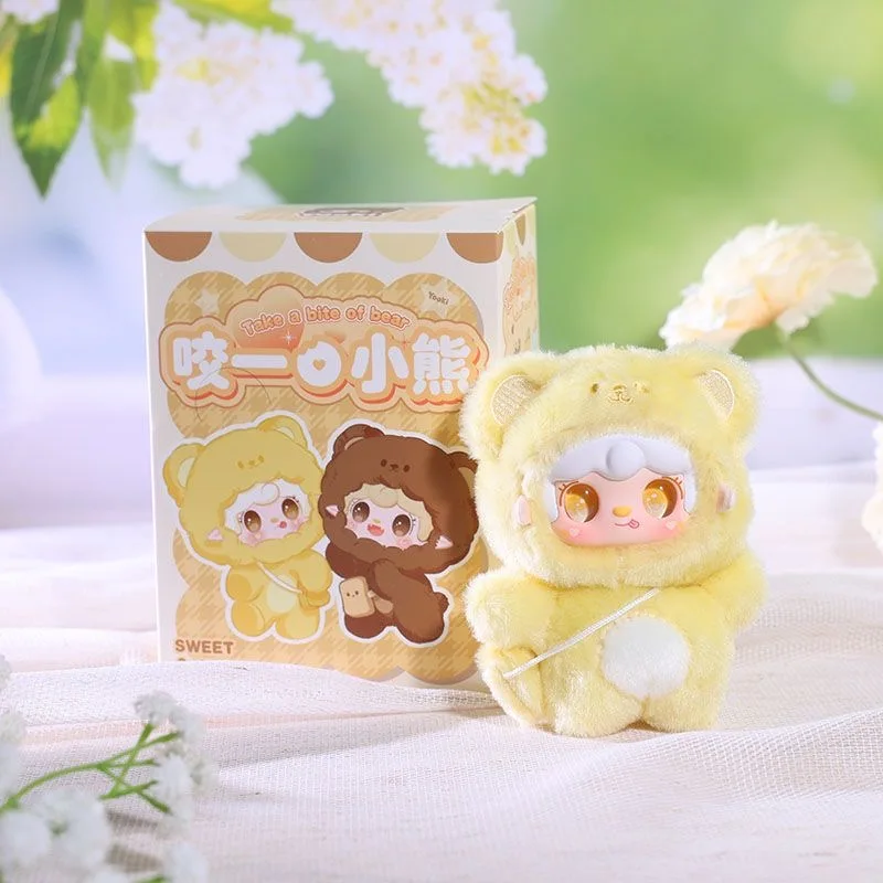 

2026 Oxygen yooki New Bite Bear Trendy Blind Box Vinyl Doll Bag Pendant Doll Elegant and generous yet cute
