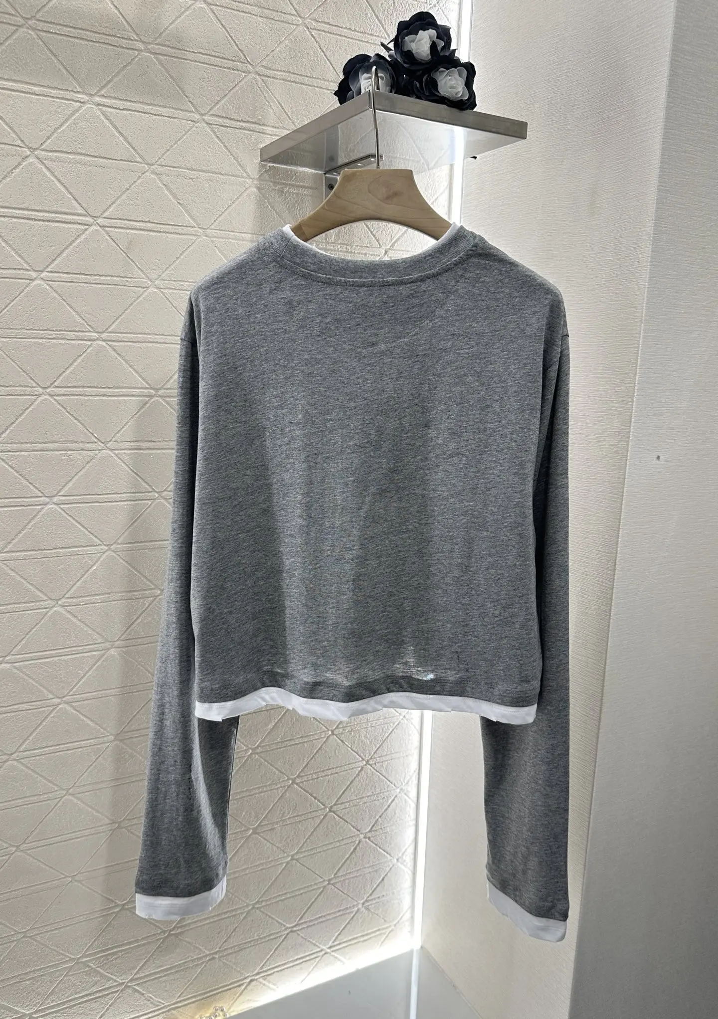 

Mock Layer Contrast Trim Long Sleeve: Color Block Round Neck Knit Top, Breathable Cotton Blend Office Casual Tops SS 2025