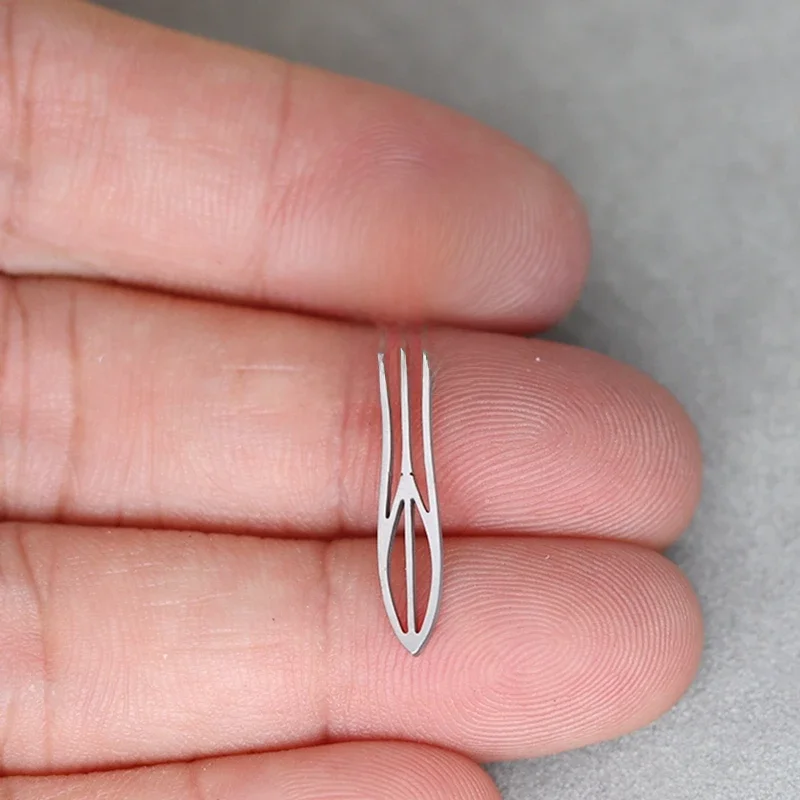 3 sztuk krzyż miecz wisiorek ze stali nierdzewnej Charms do tworzenia biżuterii DIY Craft frędzle kolczyki naszyjnik ustalenia akcesoria do amuletów — zdjęcie 2
