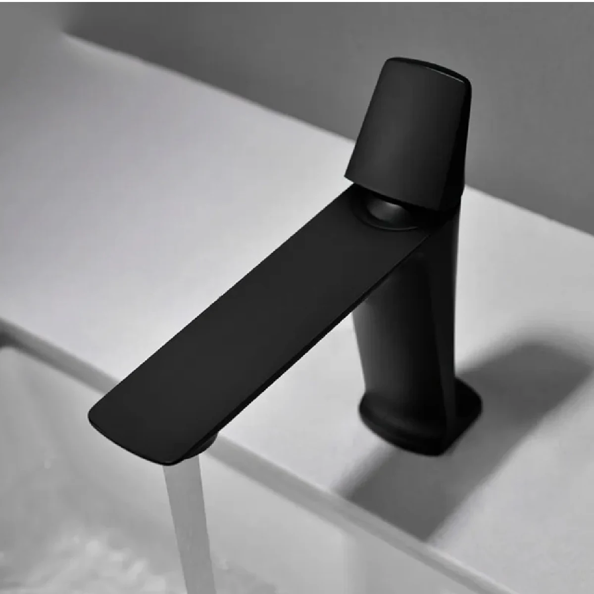 lavatorio-black-low-bathroom-monocommand-mixer-faucet-ca8203p