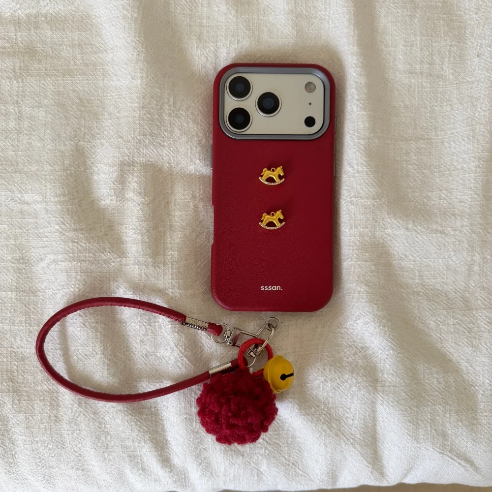 

Fashion luxury cute leather pony phone case for iPhone17 16 ProMax 14 15 Pro Fundas with charm cute shockproof protective cover