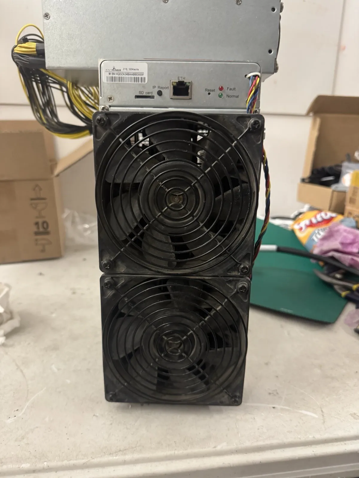 

AG BUY 2 GET 1 FREE BITMAIN Antminer Z15 Pro 860k/sol 2780W Miner With Warranty BRAND NEW