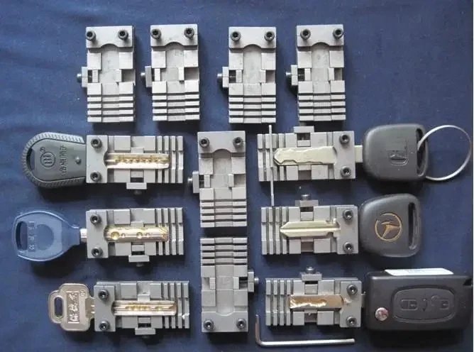 Universal Car Keys Clamp Fixture Folder Clip For All Key Cutting Copy Duplicating Machine Parts 2 pieces/lot