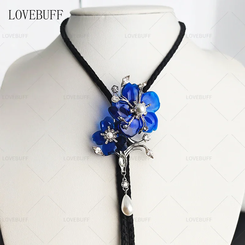 

LOVEBUFF LaDs Xavier Серебристое ожерелье с галстуком-боло из полифони