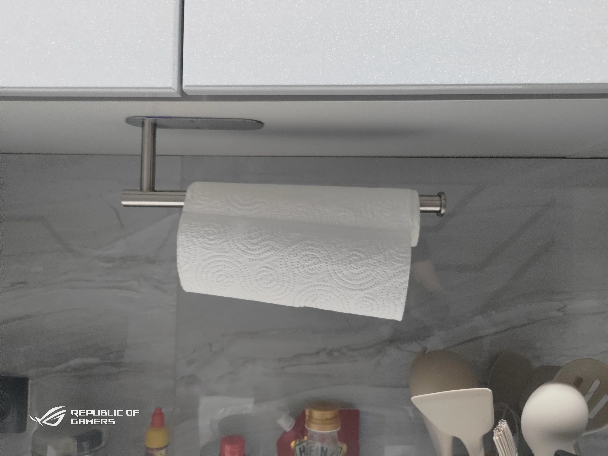Kitchen Paper Towel Holder Adhesive Tissue Hanger Toilet Roll Paper Dispenser Cabinet Storage Napkin Rack Bathroom Accessories photo review