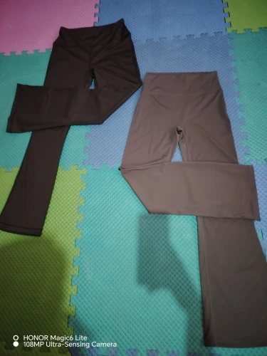 Foto de una compradora con Mallas Campana Sculpt
