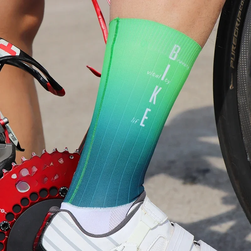 AliExpress Mcycle Aero Sport Socks Seamless Anti-Slip Bicycle Bike Splicing Socks Gradient Color Riding Cycling Aero Socks