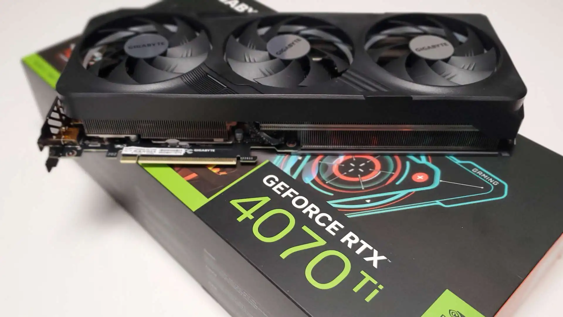 

(Оригинал) новая видеокарта GeForce RTX 4070 Ti 12 Гб, бесплатная доставка