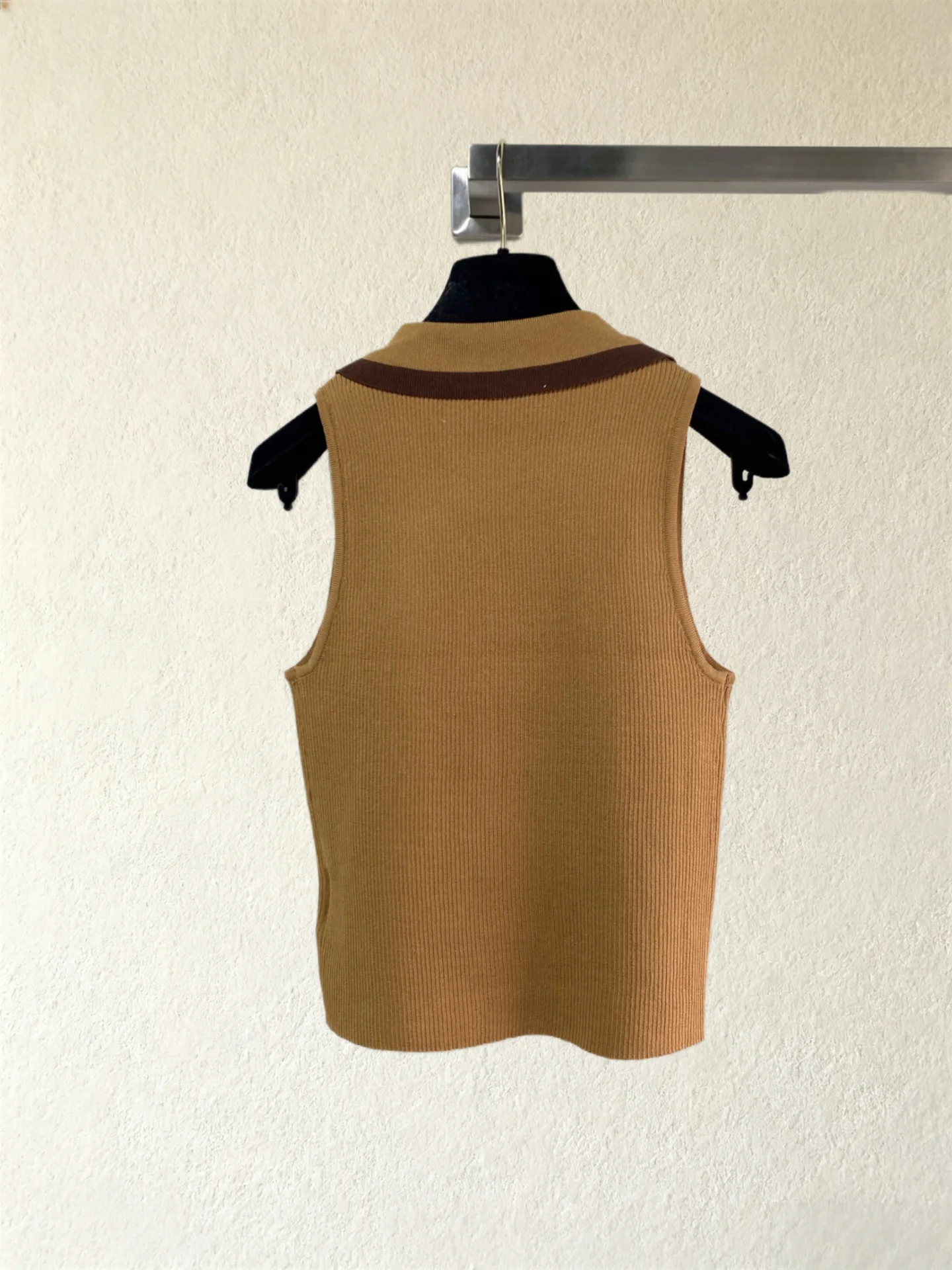 

Новинка 2026: Женский вязаный жилет с отложным воротником, коллекция Весна/Лето