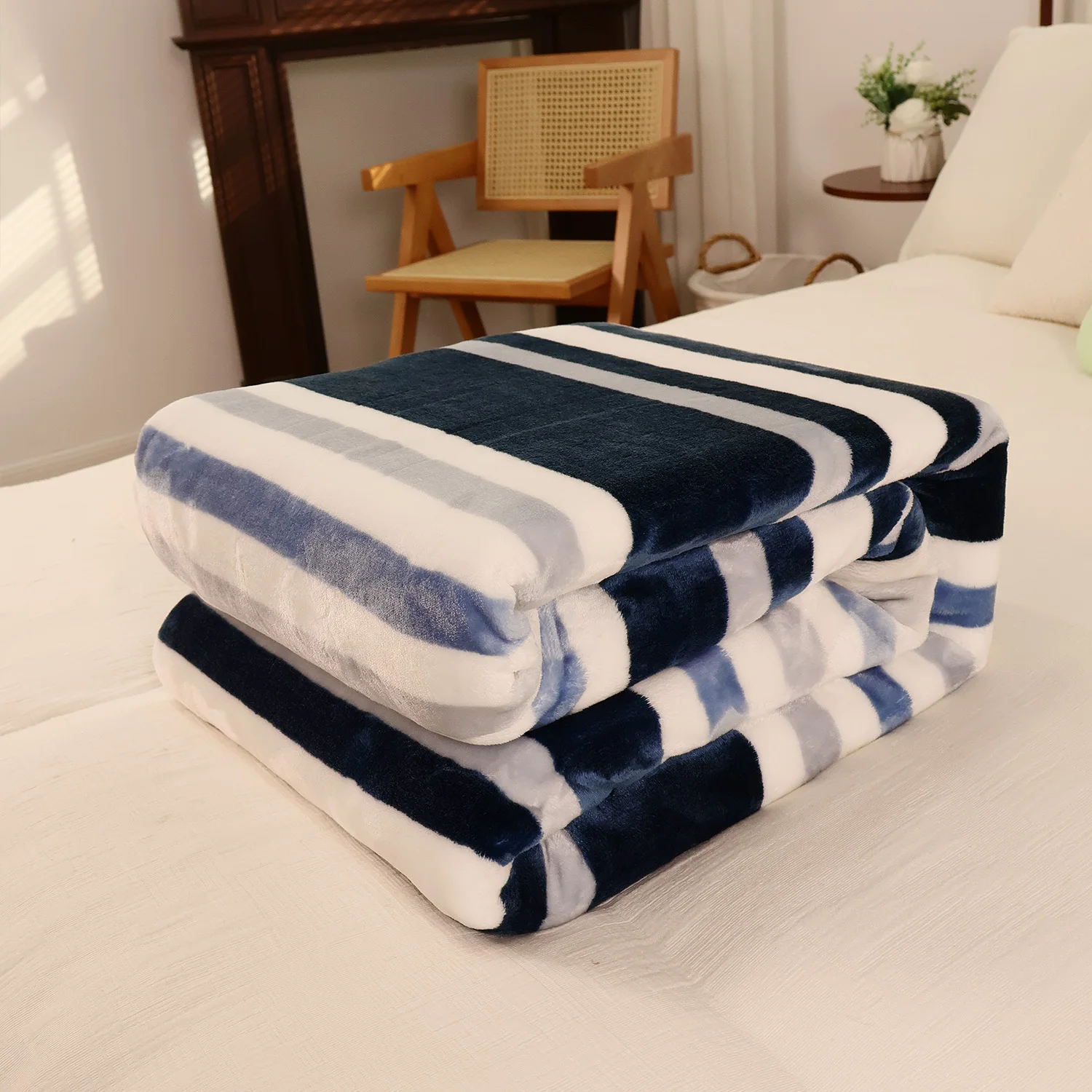 Luxury Blanket, Fuzzy Soft Cozy Flannel Blanket for Home Bed Sofa Couch Chair, Decorative  Blanket, Machine washable, Two sizes