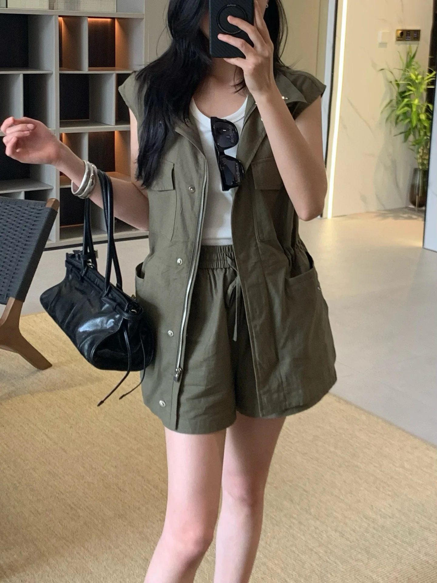 Women's casual luxurious cotton-linen set of clothes with shorts
