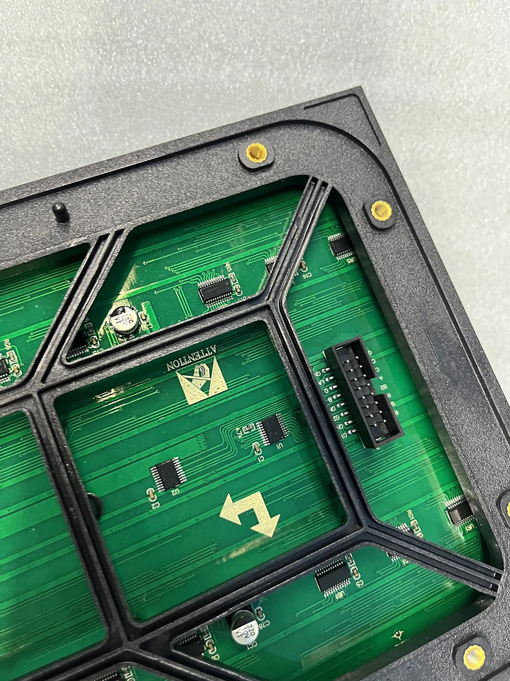 Display a pannello LED P10 Display pixel esterno da 10 mm 320 * 160 mm Modulo LED Smd a colori impermeabile a risparmio energetico