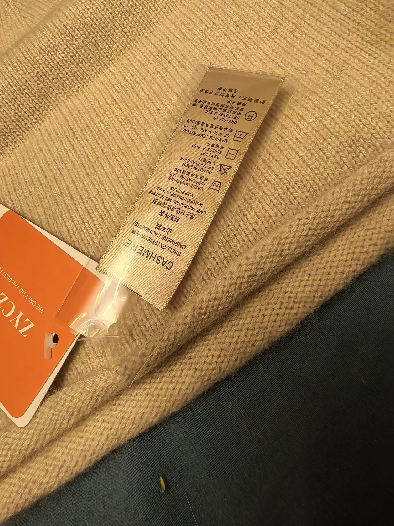 TOYOUTH Women Tank Tops 2026 Spring New Soft Smooth Non-Irritating U-Neck Slim Fit Cropped Stretch Layering Tops photo review