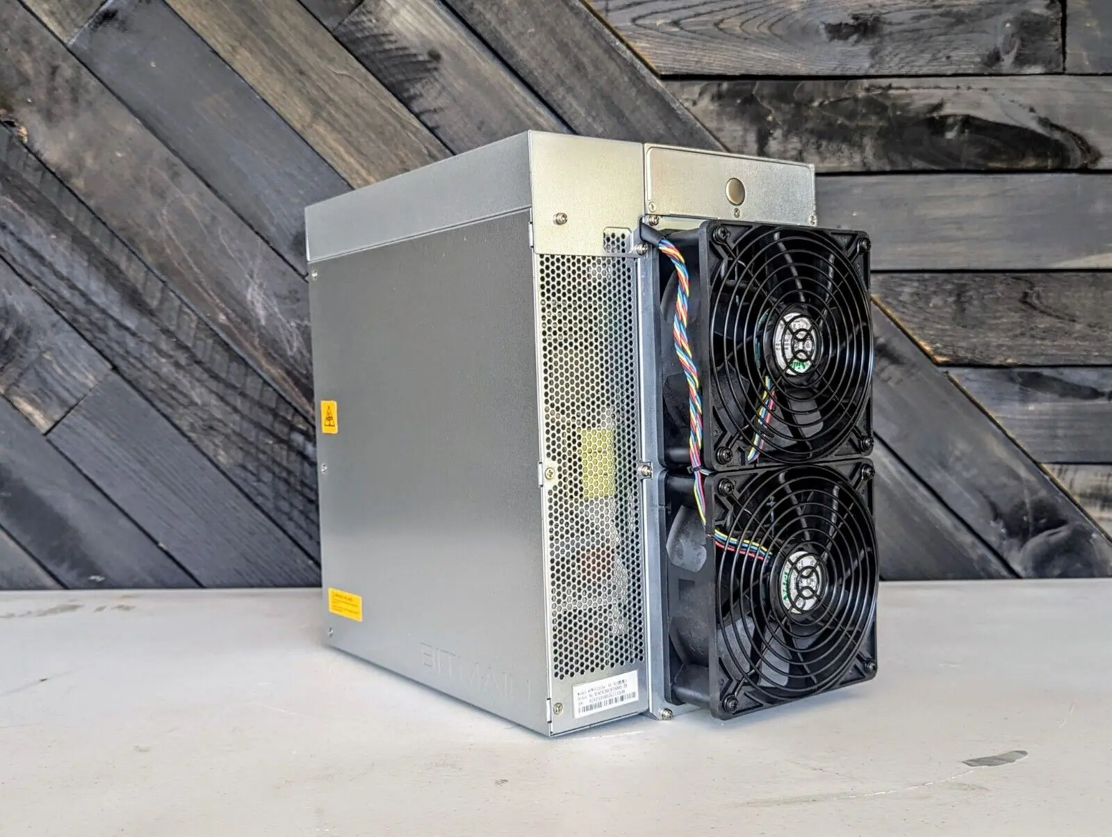 BL BITMAIN Antminer L9 16GH/S 3360W LTC & DOGE Coin Miner In Stock