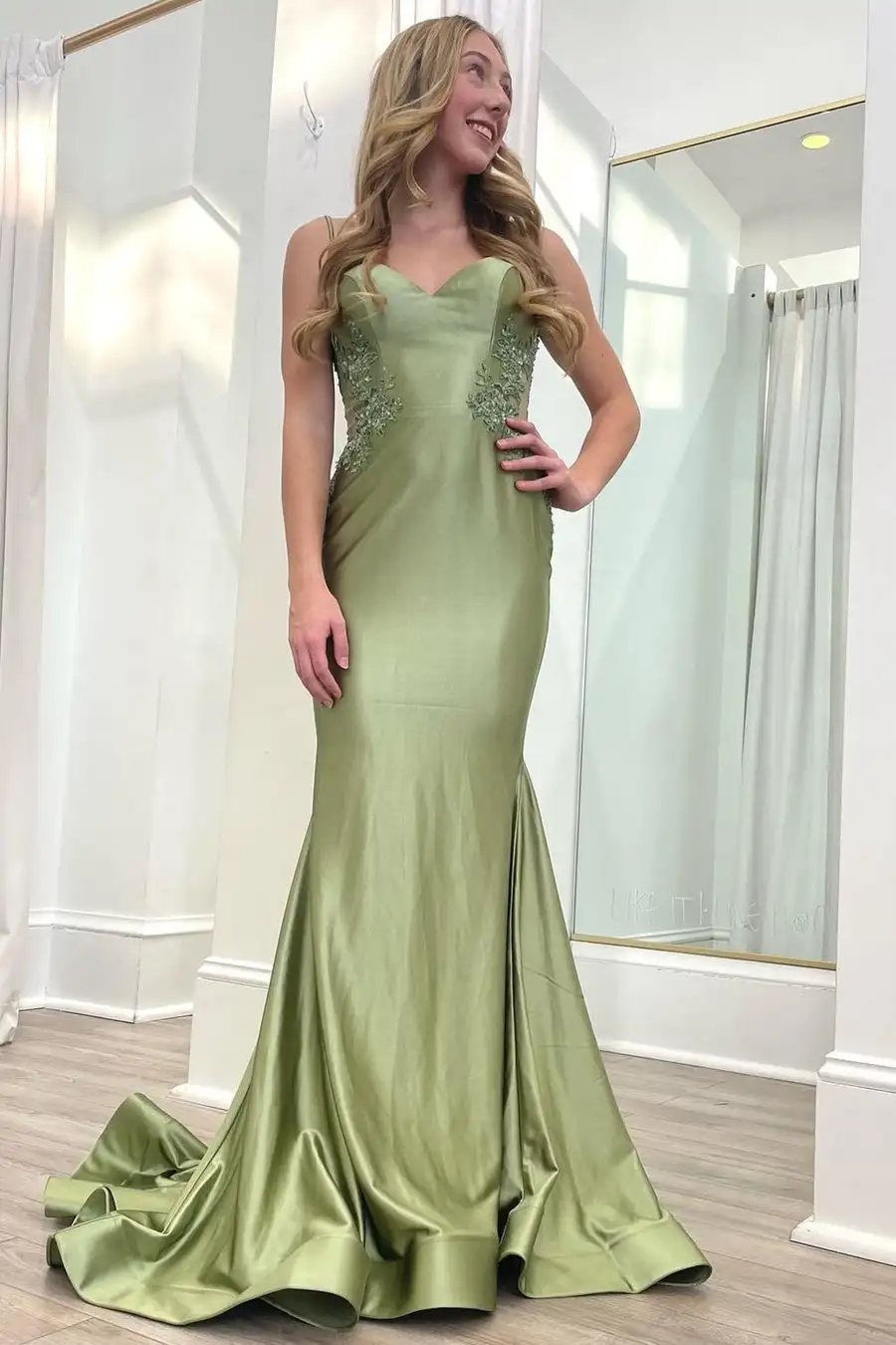 Spaghetti Strap Backless Trumpe Prom Dress with Slit A-Line Wedding Long Gown Sleeveless V-Neck Floor Length Party Dress