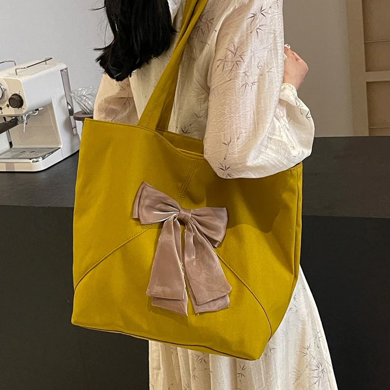 Women's Large Capacity Shoulder Bag with Bow Decoration Elegant and Stylish Tote image 2