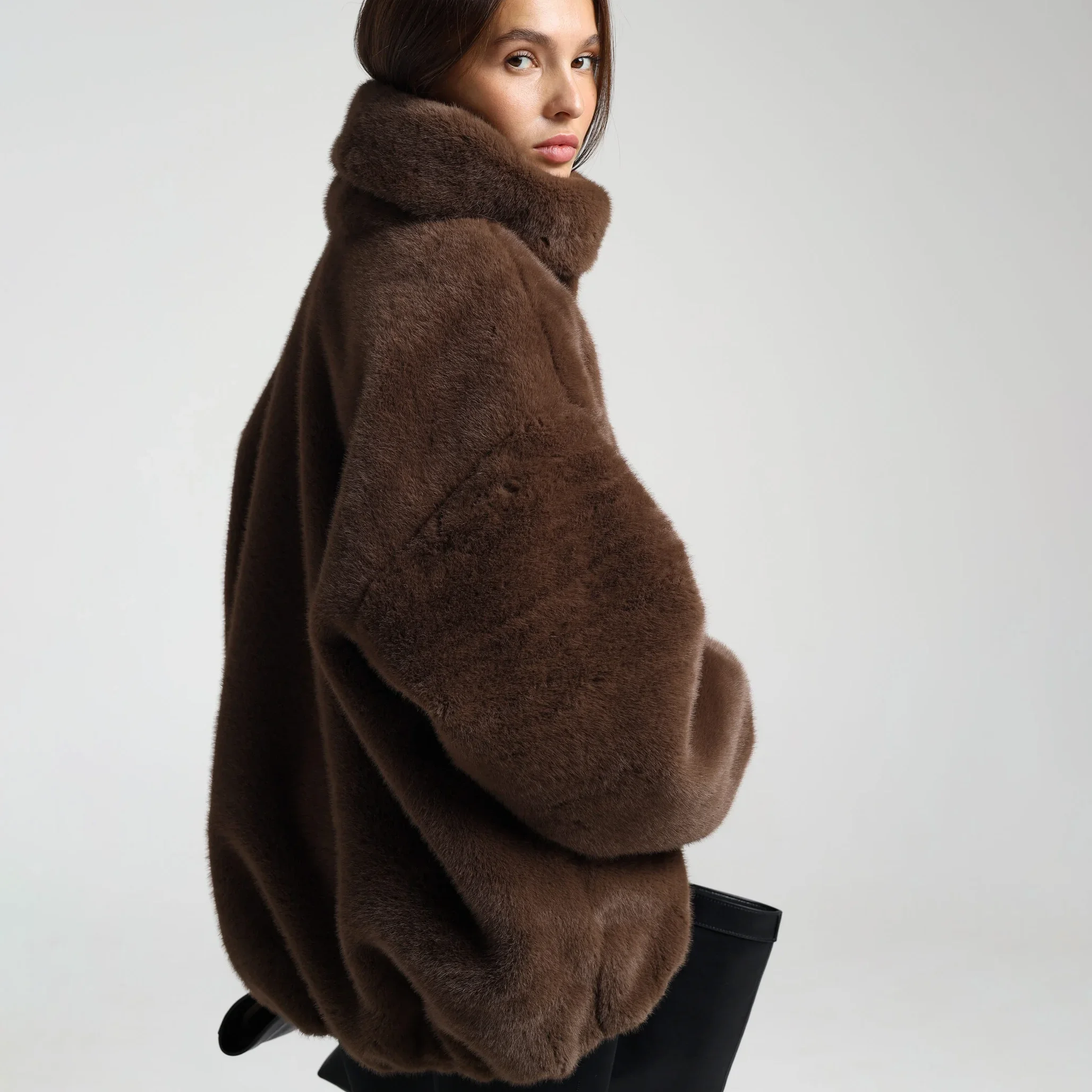 2026 Women's Oversized Faux Mink Fur Coat, High Funnel Collar Loose Long Sleeve Side Pocket Plush Soft Fur Short Ja