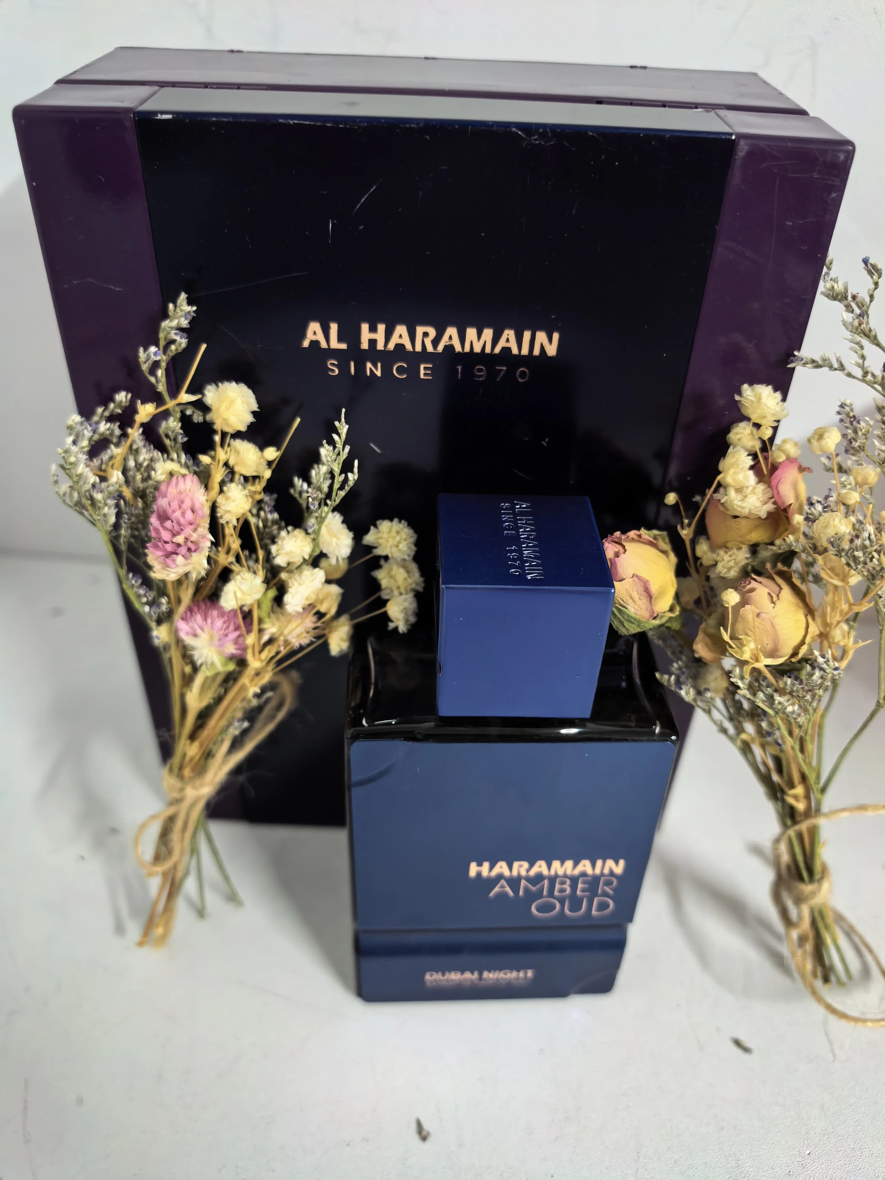 

Арабские духи Haramain Amber Oud Dubai Night Edition — спрей EDP без спирта и 3,4 унции, стойкий мускусный аромат с шафраном B